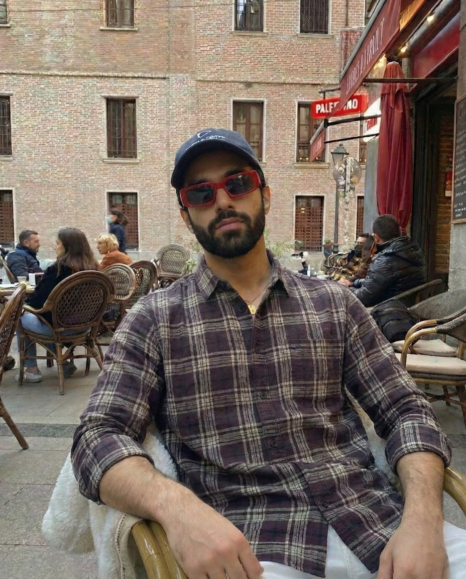 Men’s Maroon Checked Casual Shirt with Full Sleeves & Button-Down Styling – Refined Everyday Wear