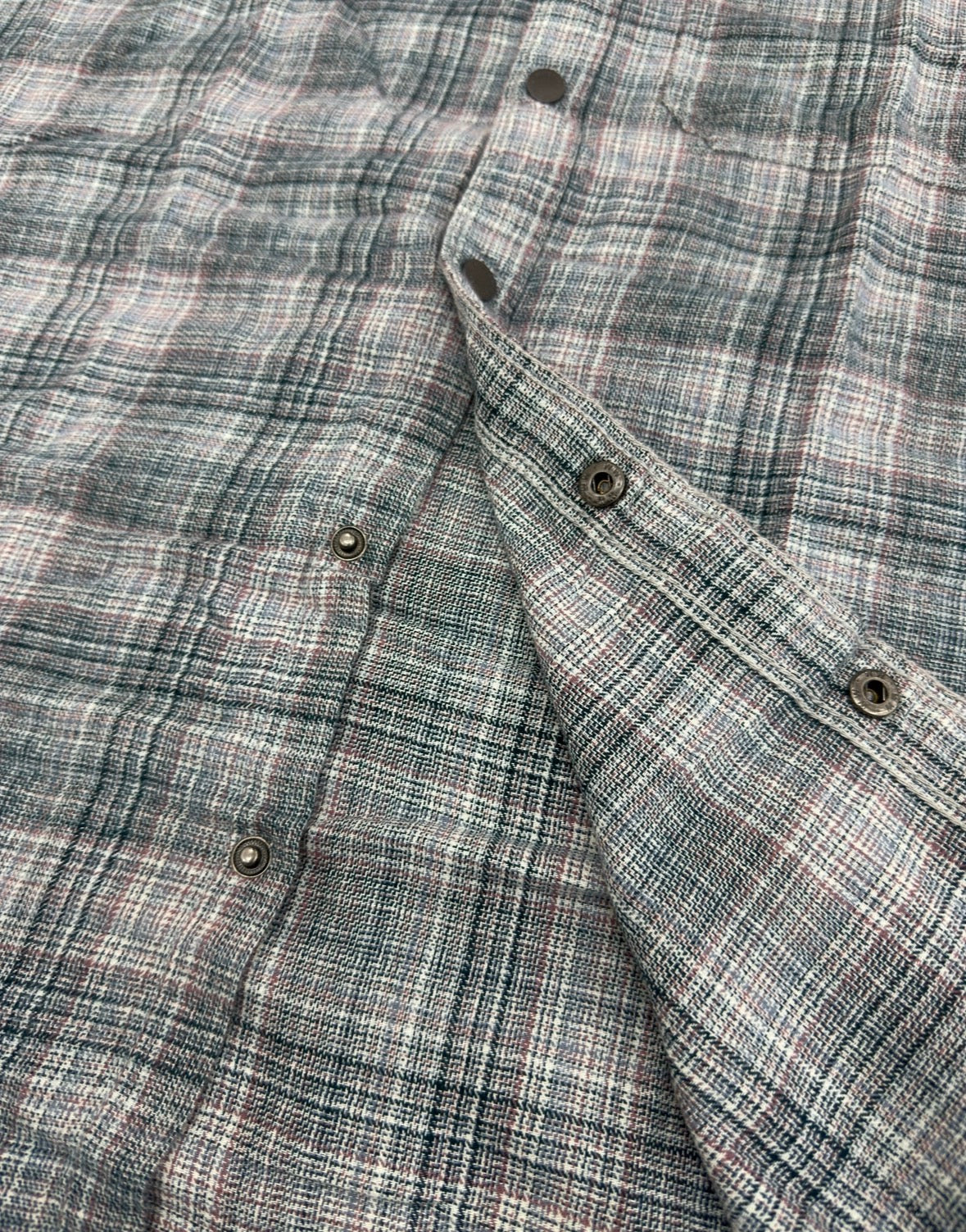 Men’s Grey Checked Casual Shirt with Full Sleeves & Button-Down Styling – Premium Smart Casual Wear