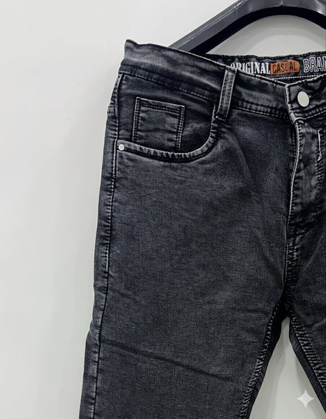 Premium Men’s Slim-Fit Black Denim Jeans